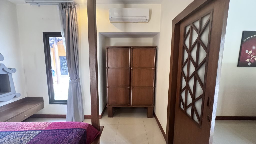 Air-conditioned Room 1 at Pattaya Water Villa
